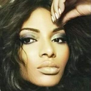 Meet your Posher, Jacqueline